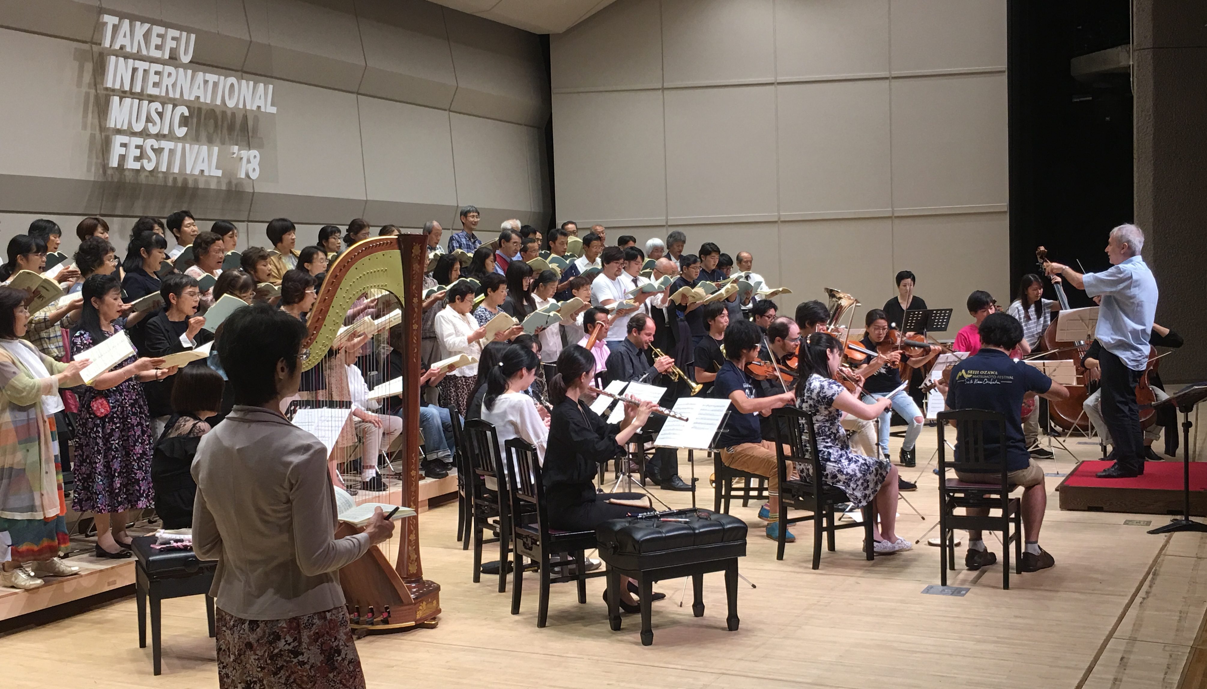 Der Takefu Festival Choir probt das Brahms-Requiem